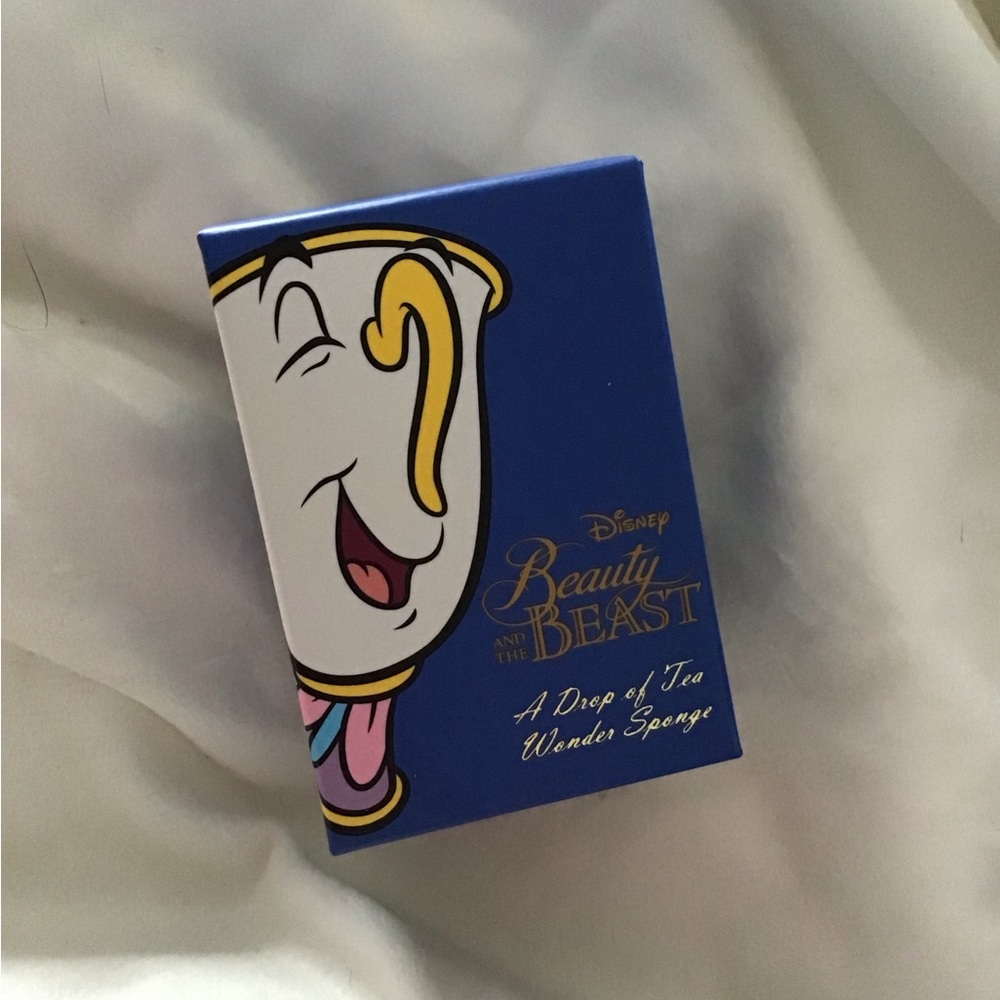 🎁 Disney Beauty And The Beast Bundle 18 pcs in Themed Box Brush Set, mirror,bag - Picture 4 of 12